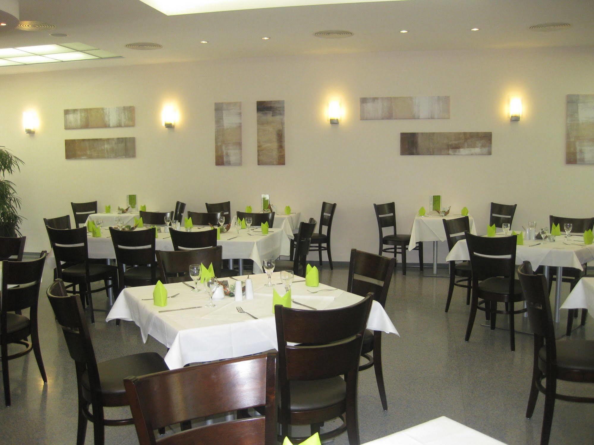 Vch Hotel Greifswald Extérieur photo