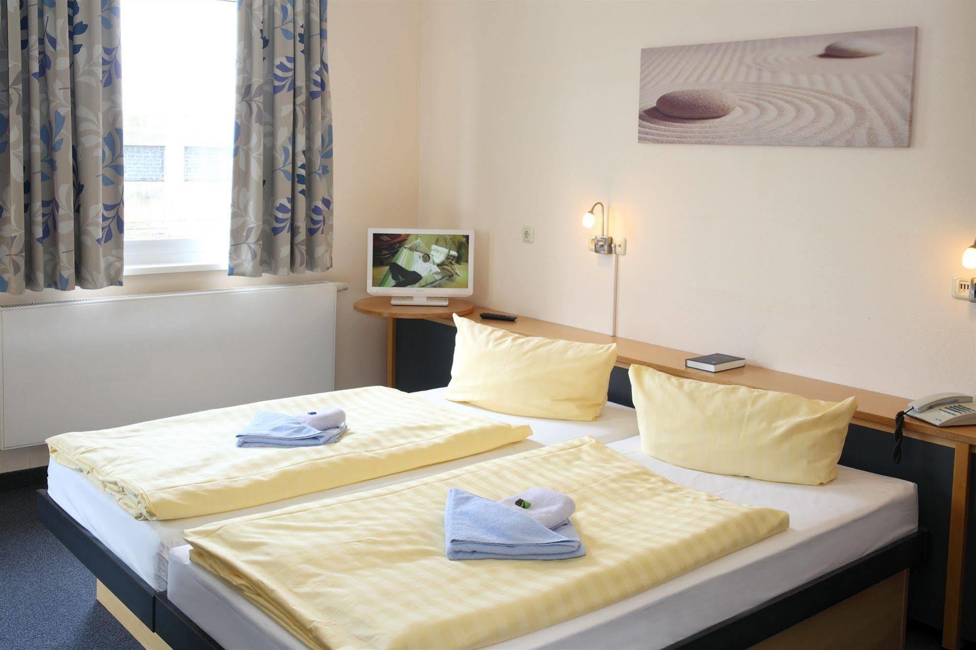 Vch Hotel Greifswald Extérieur photo