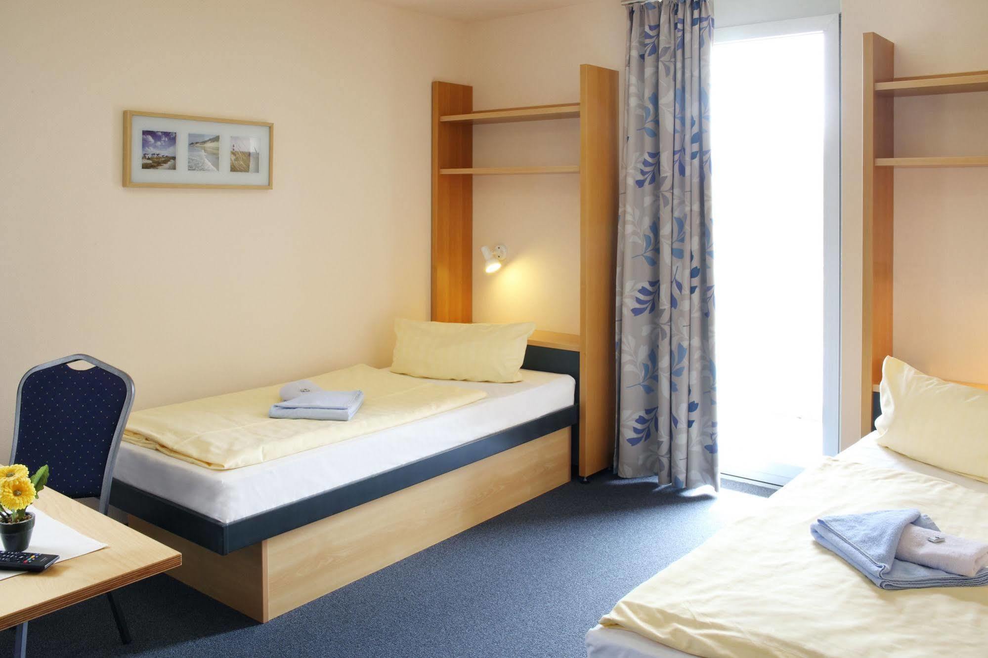 Vch Hotel Greifswald Extérieur photo