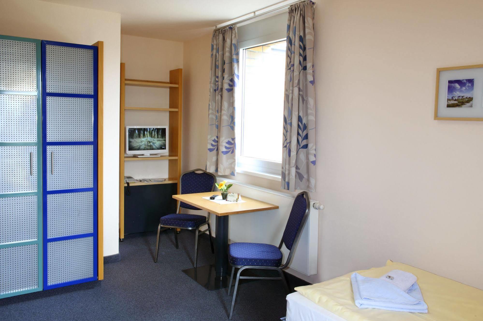 Vch Hotel Greifswald Extérieur photo