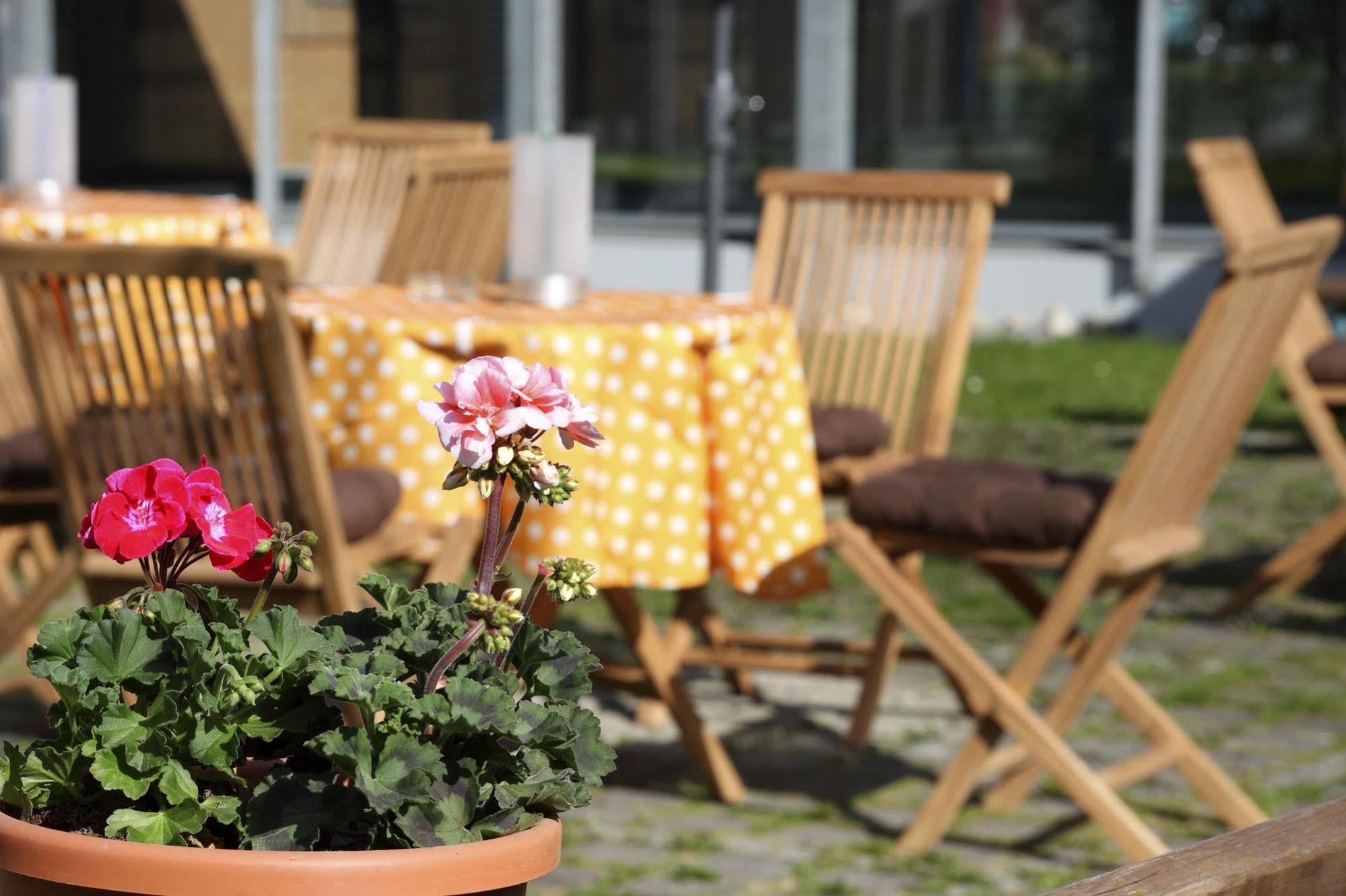 Vch Hotel Greifswald Extérieur photo